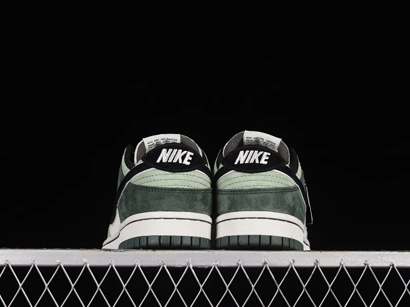 All Categories Nk SB Dunk Series Nk SB Dunk Low Low-top sneakers Otomo Katsuhiro x Nk SB Dunk Low "Steamboy OST" Creative customization collaboration Otomo Katsuhiro joint SB low-top sports and leisure sneakers LF0068-001
